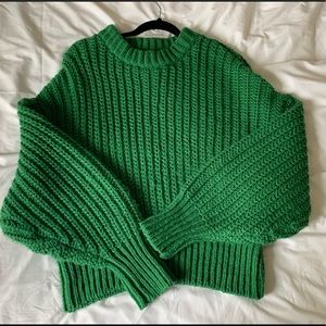 Green balloon sleeve sweater